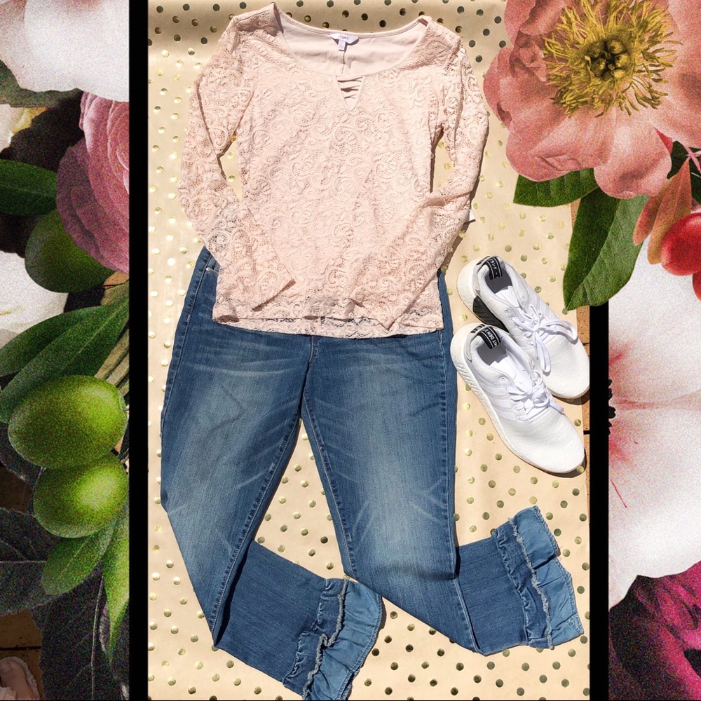 🌸2/$10🌸 Candies Blush Lace Top